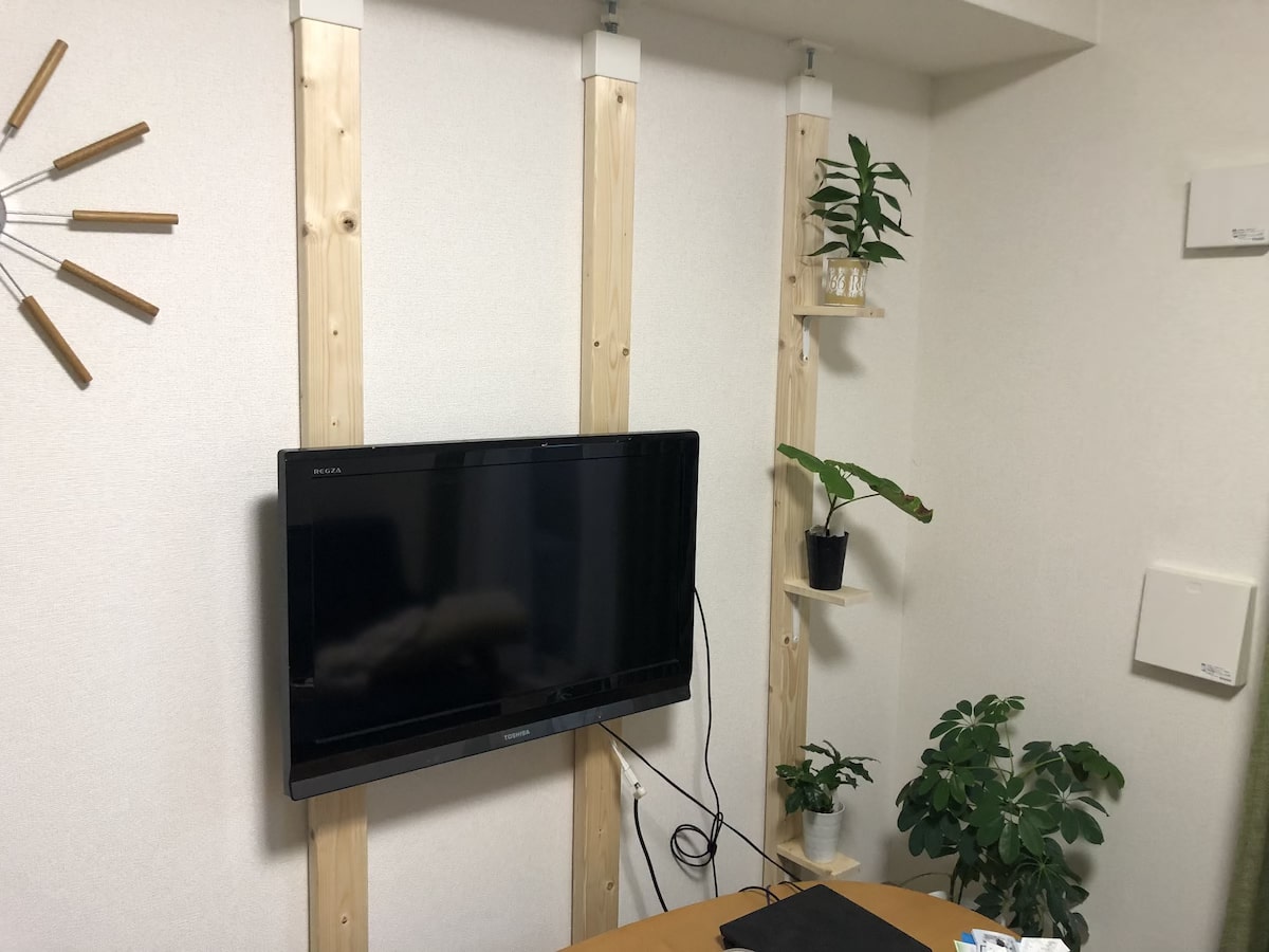 賃貸でもテレビを浮かせる!ラブリコを使って壁掛けテレビを作った