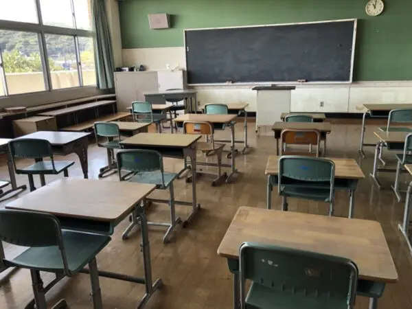 石出小学校の教室
